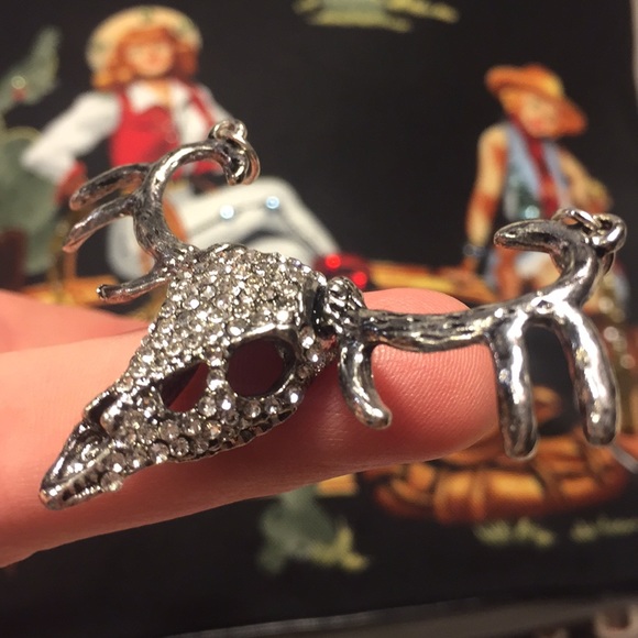 Silver-tone clear Rhinestone steer skull Pendant - Picture 8 of 8